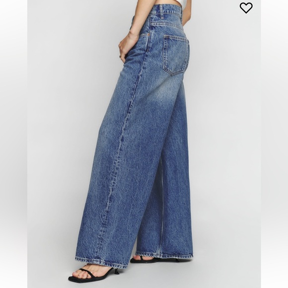Reformation ‘Iggy Super Wide Leg Slouch Jeans’ in Juno - Picture 9 of 10